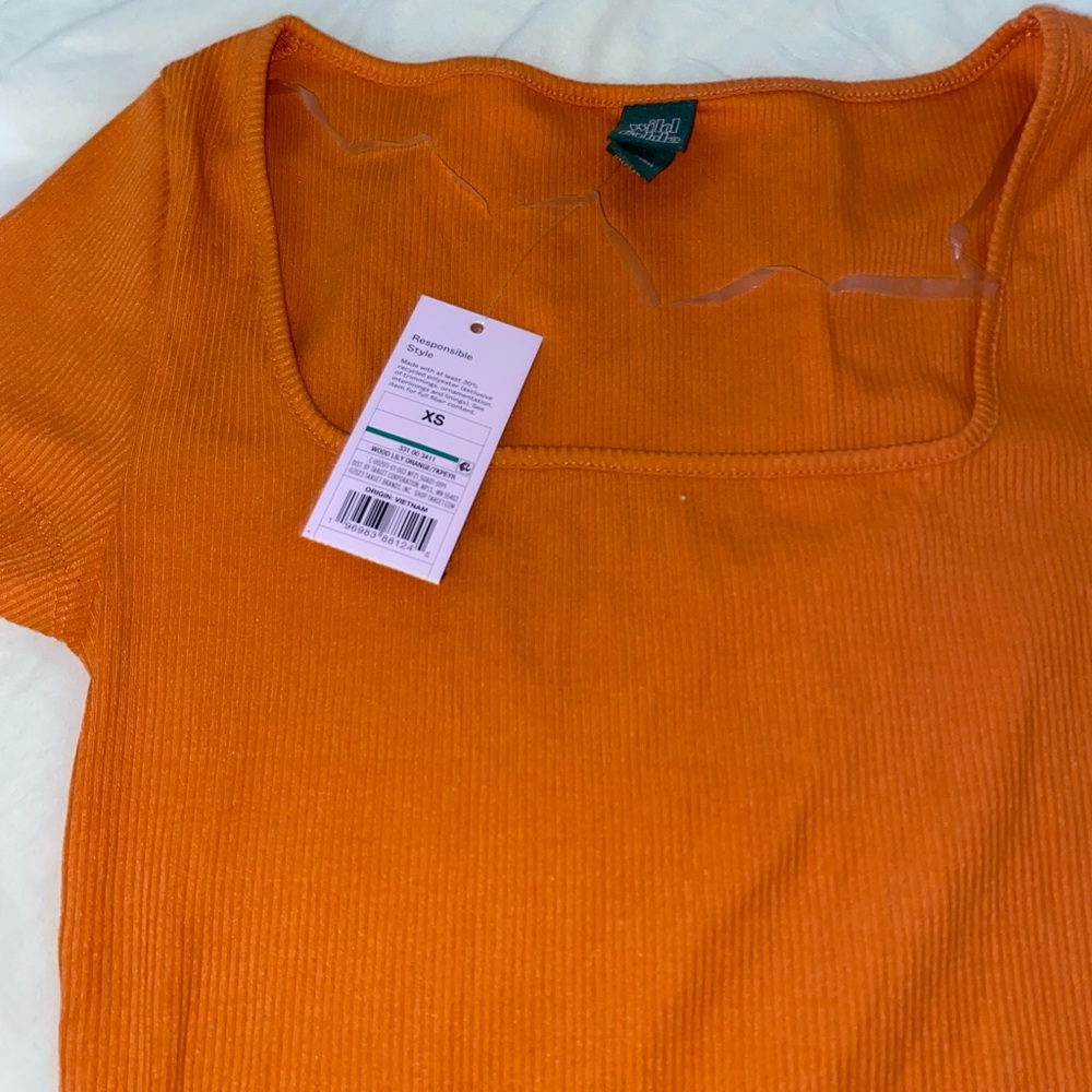 Wild Fable orange short sleeve crop top. New with tags, size XS.